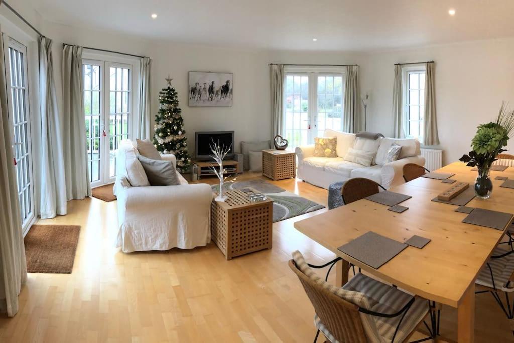Holiday home Stunning New England Style Lakeside *